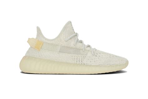 ādídásī yeezy èr wéi mǎ|Yeezy shoes goat.